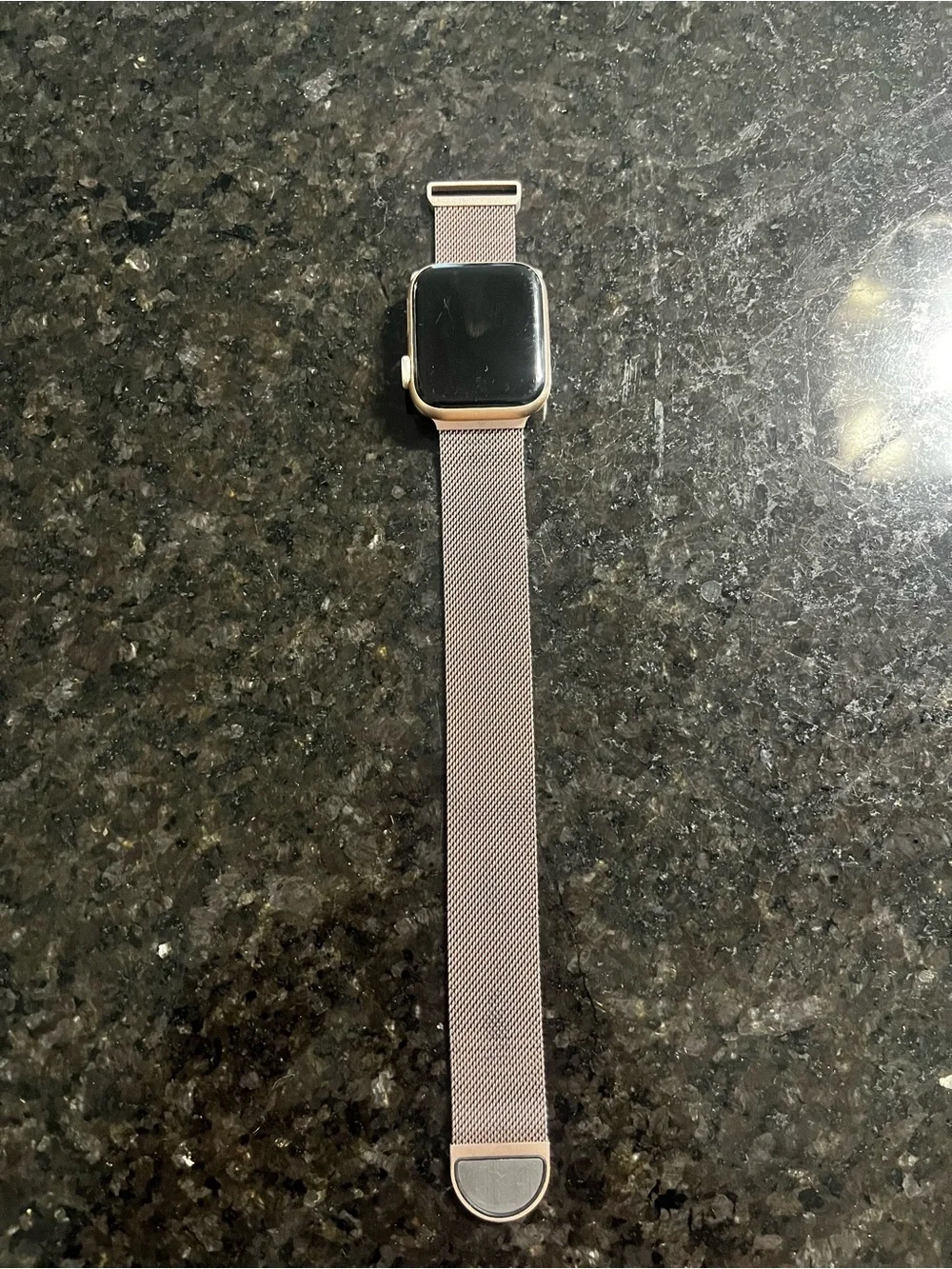Rose gold apple watch with Rose Gold Mesh Band
